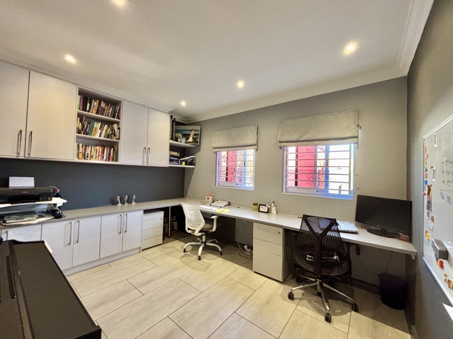 3 Bedroom Property for Sale in Sandown Western Cape